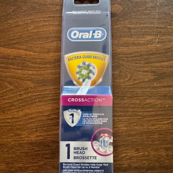 Oral-B Cross Action Electric Toothbrush Head Pack of 1 - Picture 1 of 3